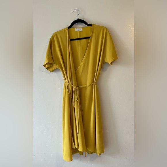 (Sold) Aritzia BABATON Wallace Dress Wrap Tie Cairo Gold Size Medium - Picture 2 of 8